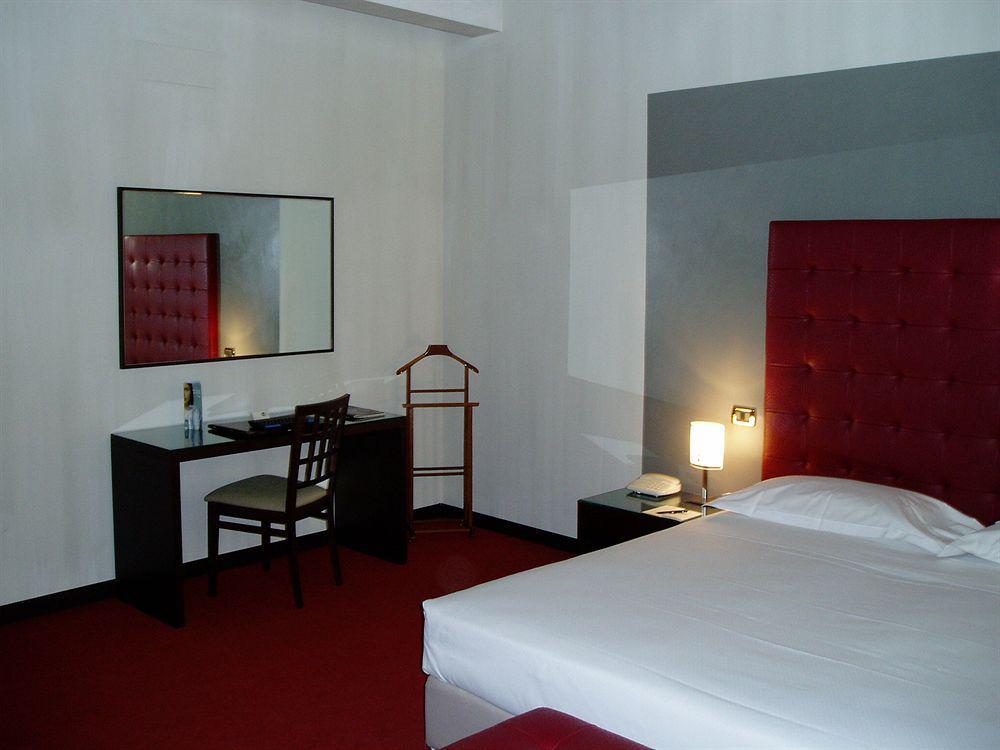 Sina Maria Luigia Hotel ปาร์มา ภายนอก รูปภาพ